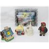 Image 1 : LOT OF 5 (QUARTZ WALL CLOCK, FIGURINE, 3 X MINI CERAMIC HOUSES)