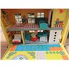 Image 7 : SCHOOL HOUSE AND HOSPITAL FISHER PRICE BARN AND GAS PUMP