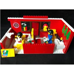 LEGO 230 Hairdressing Salon (BUILT W/ BOX)