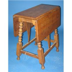 MAPLE DROP-LEAF TABLE