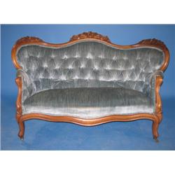 VICTORIAN WALNUT LOVESEAT