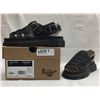 Image 2 : SIZE 7 BLACK GRIZZLY SANDALS