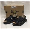 Image 1 : SIZE 7 BLACK GRIZZLY SANDALS