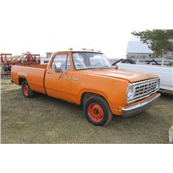 1975 DODGE TRUCK