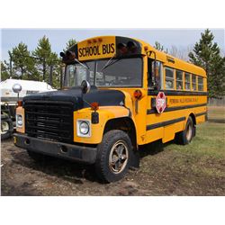 1987 IH 1700 YELLOW SCHOOL BUS