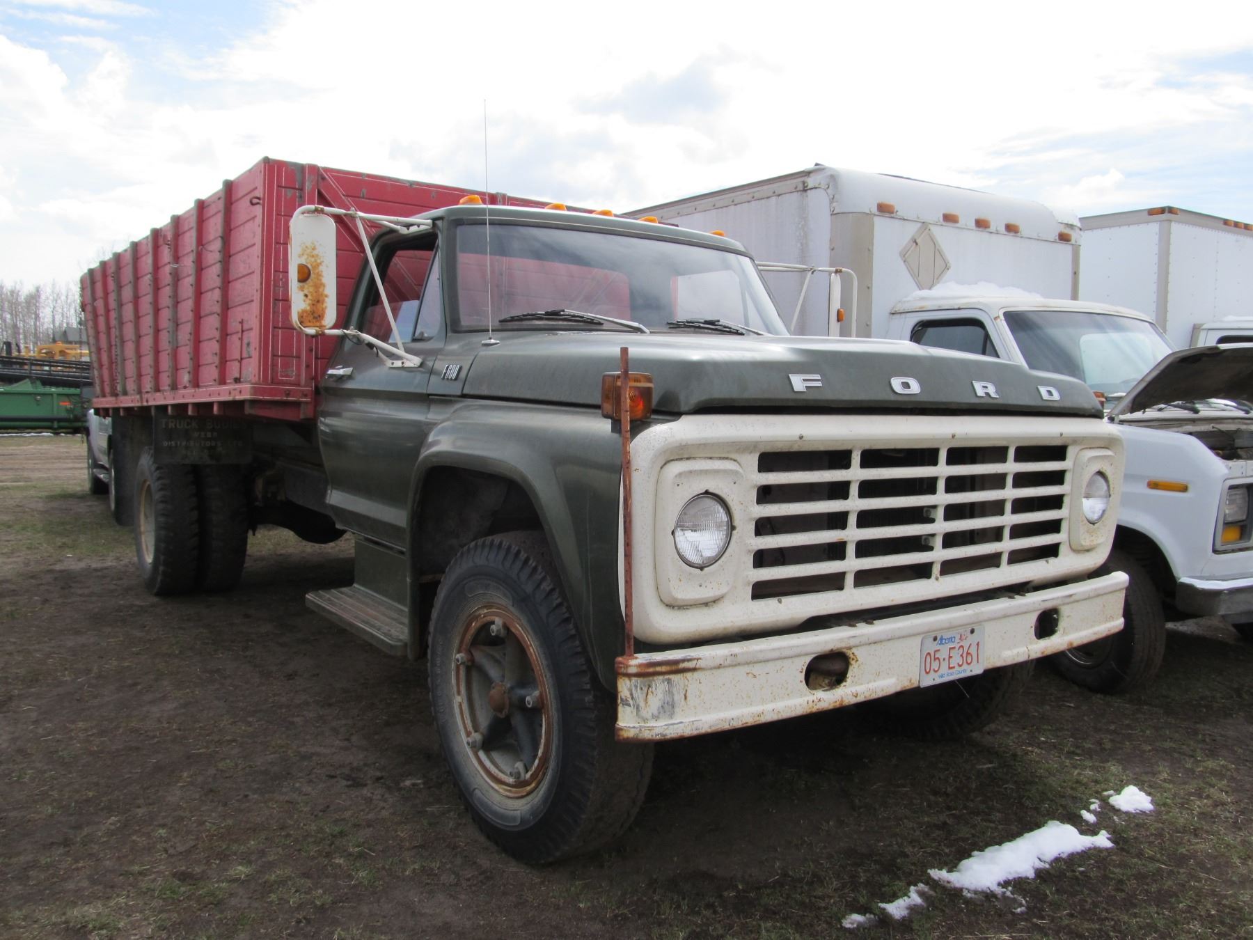Mid 1970 S Ford F600 Single Axle Grain Truck