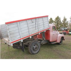 IH R130 TRUCK