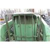 Image 6 : JOHN DEERE 4020 TRACTOR C/W LOADER