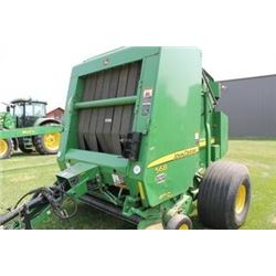 John Deere 568 Round Baler