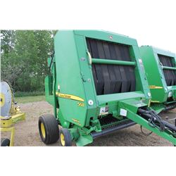 JD 568 ROUND BALER