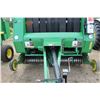 Image 2 : 2005 JD 567 ROUND BALER