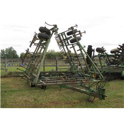 JOHN DEERE 960 - 35' FIELD CULTIVATOR