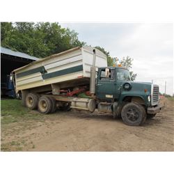 1983 FORD 9000 TANDEM AXLE GRAIN TRUCK