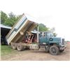 Image 2 : 1983 FORD 9000 TANDEM AXLE GRAIN TRUCK