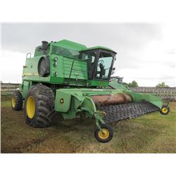 JOHN DEERE 8820 TITAN II COMBINE