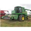 Image 2 : JOHN DEERE 8820 TITAN II COMBINE