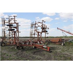 WILRICH 32' CULTIVATOR