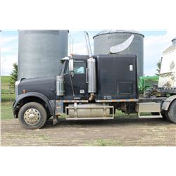 2002 FREIGHTLINER CLASSIC TRUCK