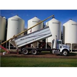 1997 Freightliner FLD112S Tandem Truck