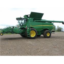 2014 John Deere S680 Combine