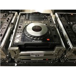 PIONEER CDJ-2000 NEXUS DJ TURNTABLE MULTIPLAYER IN TRAVEL CASE