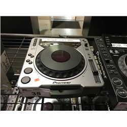 PIONEER CDJ-800 DJ TURNTABLE COMPACT DISC PLAYER