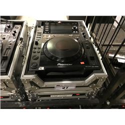 PIONEER CDJ-2000  DJ TURNTABLE MULTIPLAYER IN TRAVEL CASE