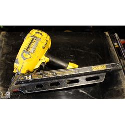 DEWALT CLIPPED HEAD FRAMING NAILER