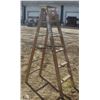 Image 1 : 6 FOOT STURDY WOOD STEP LADDER