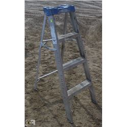 4 FOOT LITE ALUMINUM STEP LADDER