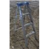 Image 1 : 4 FOOT LITE ALUMINUM STEP LADDER