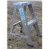 Image 1 : 2 FOOT BON ALUMINUM STEP LADDER