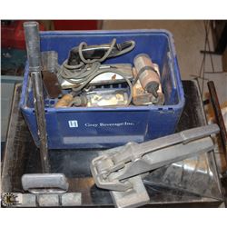 CRATE OF ASSORTED FLOORING TOOLS
