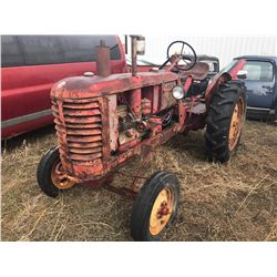 1946 MASSEY HARRIS TRACTOR 81S