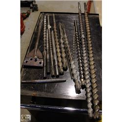 APPROX. 10 LARGE HAMMER DRILL BITS W/ 2