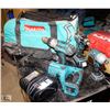 Image 1 : 2 MAKITA 1/4" IMPACT DRIVER W/ 5/8" CORDLESS