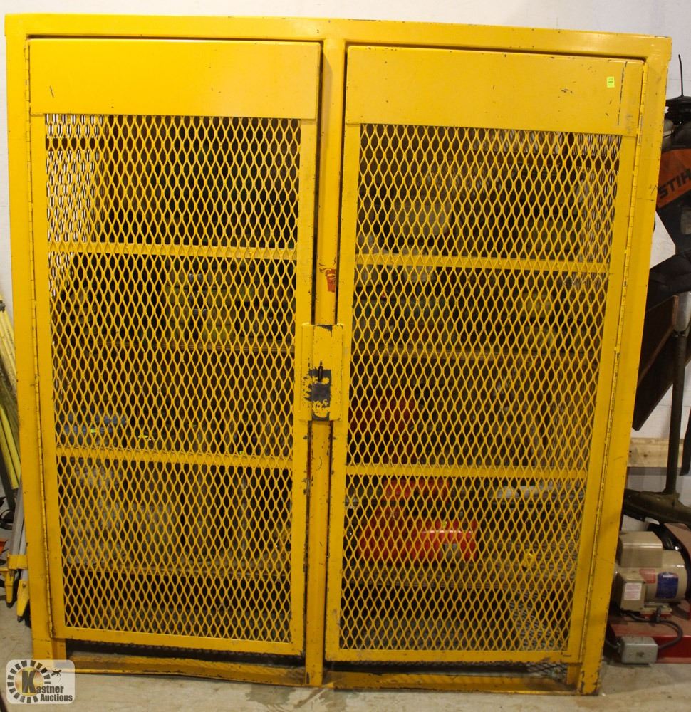 LARGE HEAVY DUTY LOCKABLE METAL STORAGE CAGE