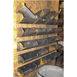 23 METAL WALL MOUNTED ORGANIZERS