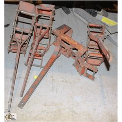 LOT OF 4 WALL JACKS
