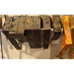 LOT OF 8 METAL BRACKETS FOR SHELVING