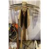 Image 1 : LOT OF 4 ASSORTED PICKAXES