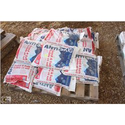 21 BAGS OF SAND & SALT 10 KG BAGS