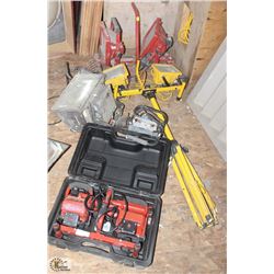 LOT OF 8 PORTABLE LIGHTS