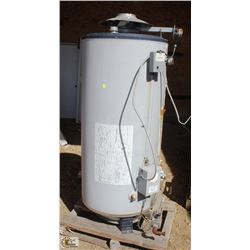 100 GALLON HOT WATER TANK & 4 STORAGE TANKS