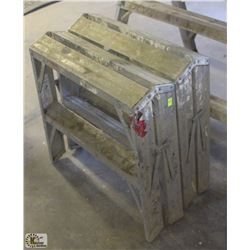 FEATHERLITE 2 FOOT STURDY LADDER