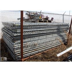 LOT OF APPROX. 30 TEMPORARY FENCE PANELS W/ LEGS