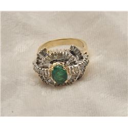 19RPS-51 EMERALD  DIAMOND RING