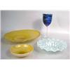 Image 1 : A MISCELLANEOUS GROUP OF ART GLASS