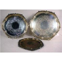 A GROUP OF FOUR GEORGIAN STYLE SILVER PLATE SERVI