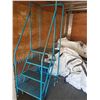 Image 2 : Stair on wheels